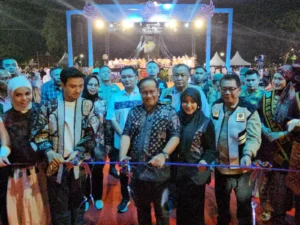 Pemkot Jambi Luncurkan Angkot dan Bus Listrik Ramah Lingkungan